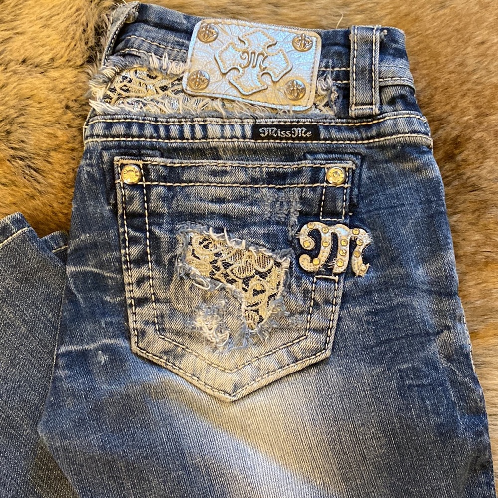 Size 26 Miss Me Boot Cut Jeans - Picture 2 of 11